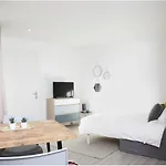 Modern Smart Studios With Prime City Center Location - Al9